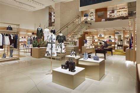 louis vuitton stores in miami